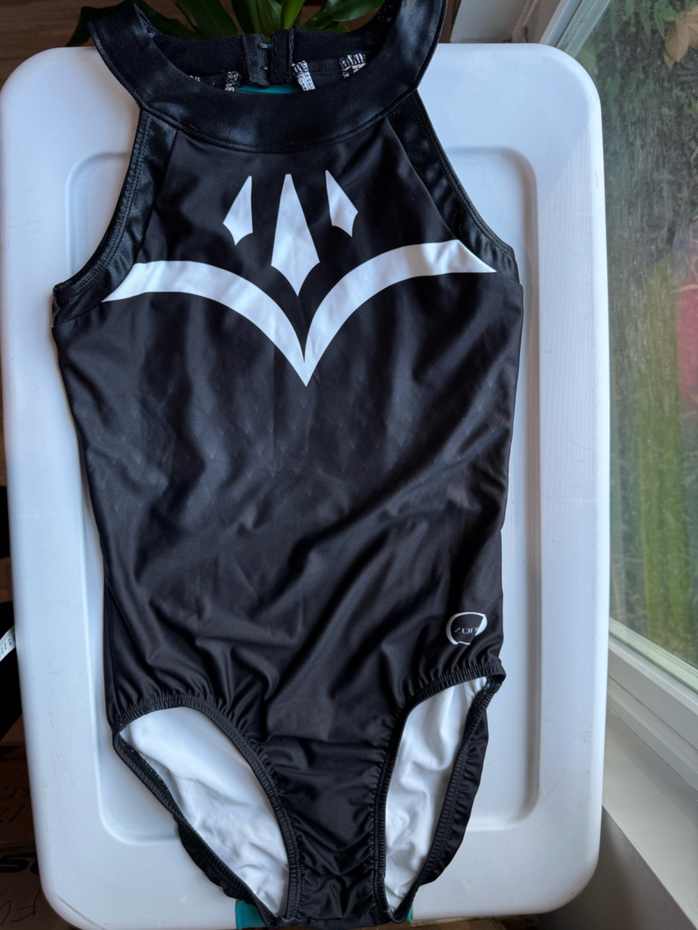 Adult Medium Black and white Ozone leotard
